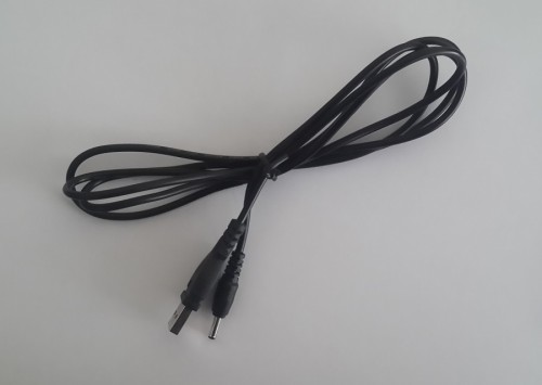 Провод USB для соединения камеры с портативным аккумулятором